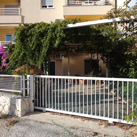Lägenhet Apartman Mime *